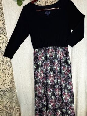 Mighty Fine Marvel Avengers maxi dress Sz XXL Pockets Fully Lined Skirt NWOT